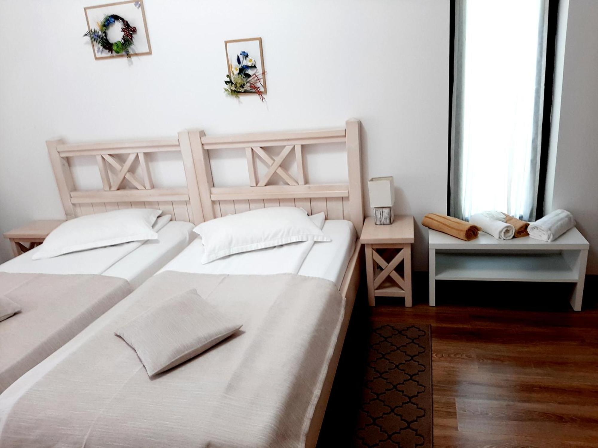 Hotel Dor De Casa Doljesti Exteriér fotografie